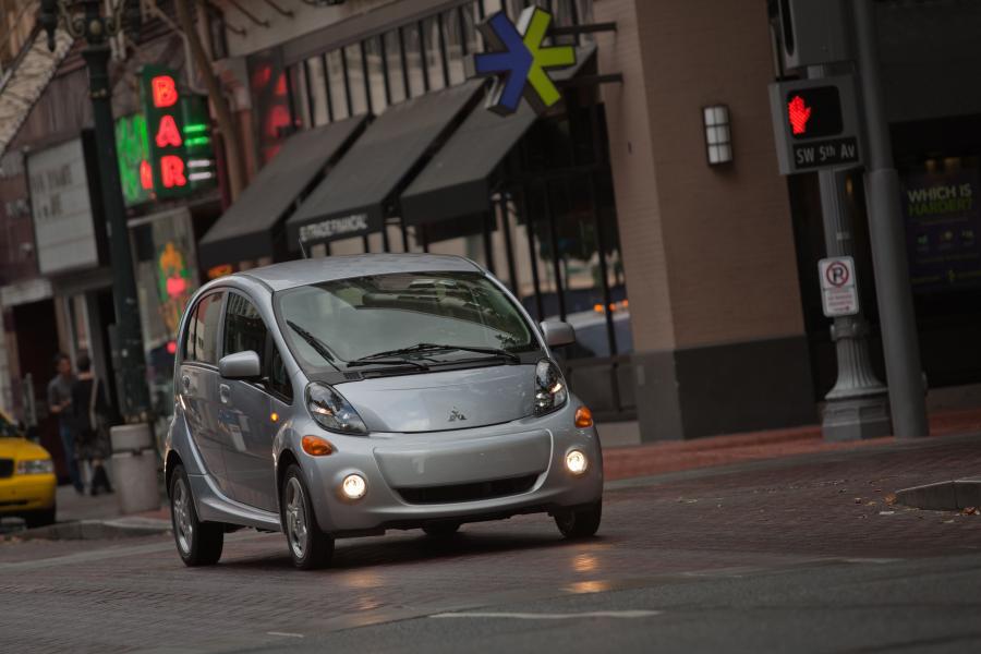  Mitsubishi i-MiEV 2012 года  (US) (фото 87 из 234)